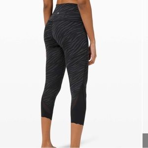 Like New Lululemon Wunder Under High-Rise Crop Scallop